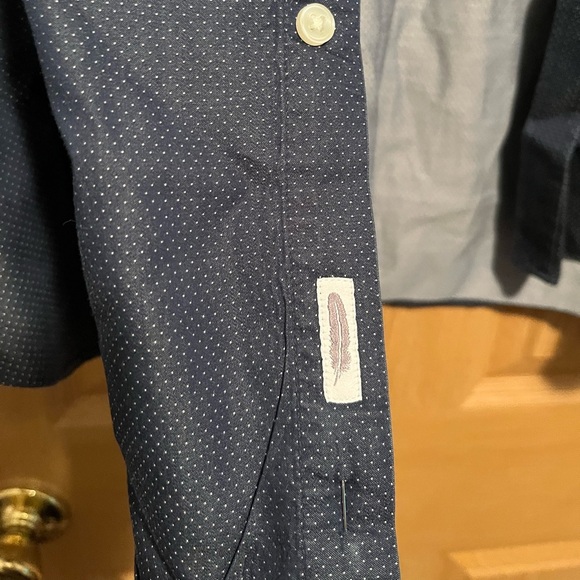 Men's Slim Fit Spread Collar Dress Shirt - Picture 6 of 16